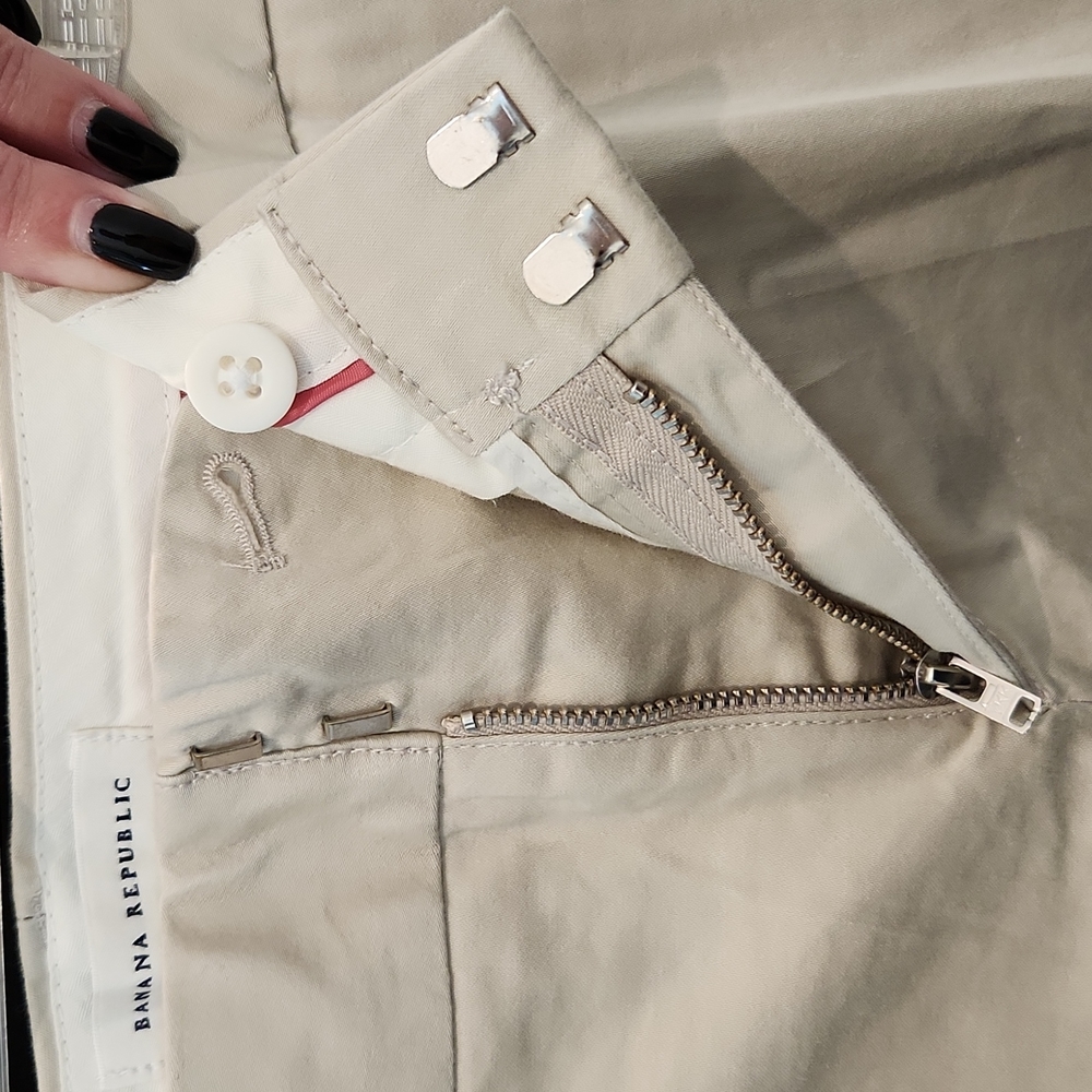 Women's Banana Republic Shorts - Size 2 - Picture 6 of 9